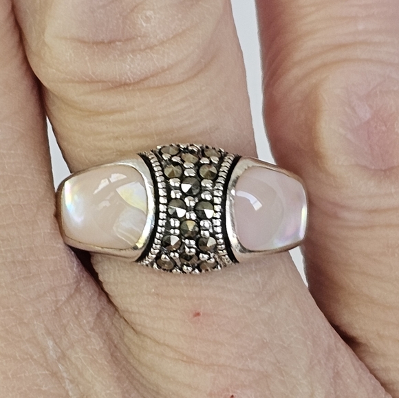 Genuine Mother of Pearl & Marcasite Ring Size 8! - Picture 7 of 7
